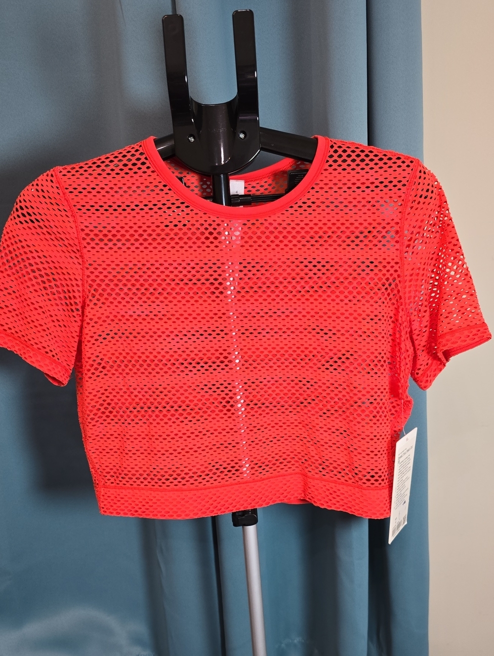 Lululemon Sweat Your Heart Out Mesh Tee Size 4 NWT